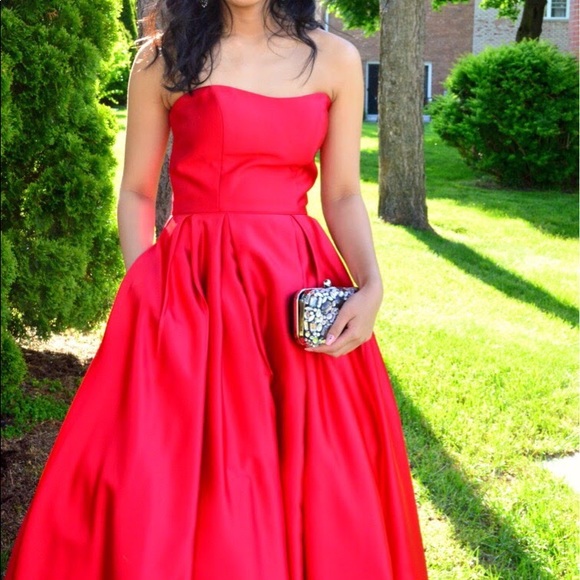 beautiful red prom dresses
